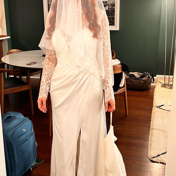 Grace Loves Lace Pearly Blusher Veil - Picture 3 of 3